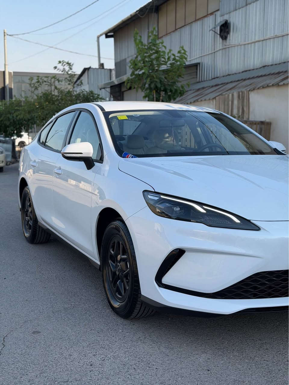 سلاوى خواتان ليبيت 
BYD sel 05 
بيوايدى سيل 
موديلى ٢٠٢٥ 
٤٠٠٠ كم روشتوه 
ناو زه رد 
كامل اشياى خوى له گه له. 
ده عامى بو ده عامى به شرت هيچى پيوه نيه 
ناونيشان سليمانى 
*********** 
تحويل غرامه به شرت السليمانية, العراق
