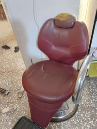 2كراسي ومرايه ورفوف فقط باقيات كلهن 650........لتواصل 07749818105