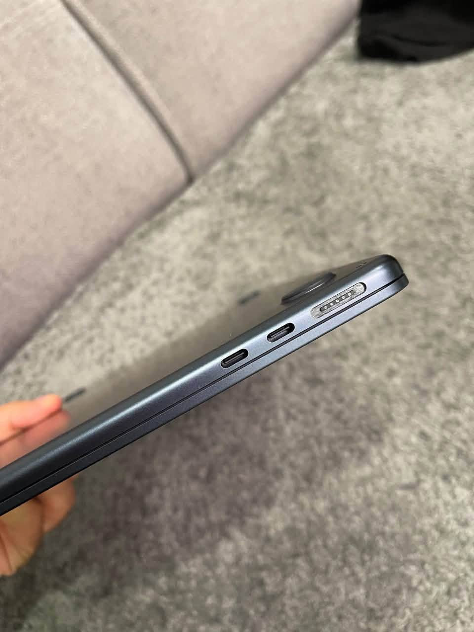 Apple MacBook Air 13-inch
💻 الموديل: Apple MacBook Air 13-inch
⚡ المعالج: M4
🧠 الرام: 16GB
💾 السعة: 512GB SSD

🔋 البطارية: 97%
🔄 عدد دورات الشحن: 132

📦 المحتويات:
• كيبل شحن فقط (MagSafe 3)
❌ بدون رأس شاحن

🔌 يعمل على أي شاحن يدعم الشحن السريع بجهد 19 فولت (مثل شاومي أو غيره، المهم مكتوب 19V على الشاحن).

💰 السعر: 1000$ دولار
📞 الهاتف: ***********

نظافة الجهاز 100/100 ويعمل بكفاءة عالية، البيع للجادين فقط
