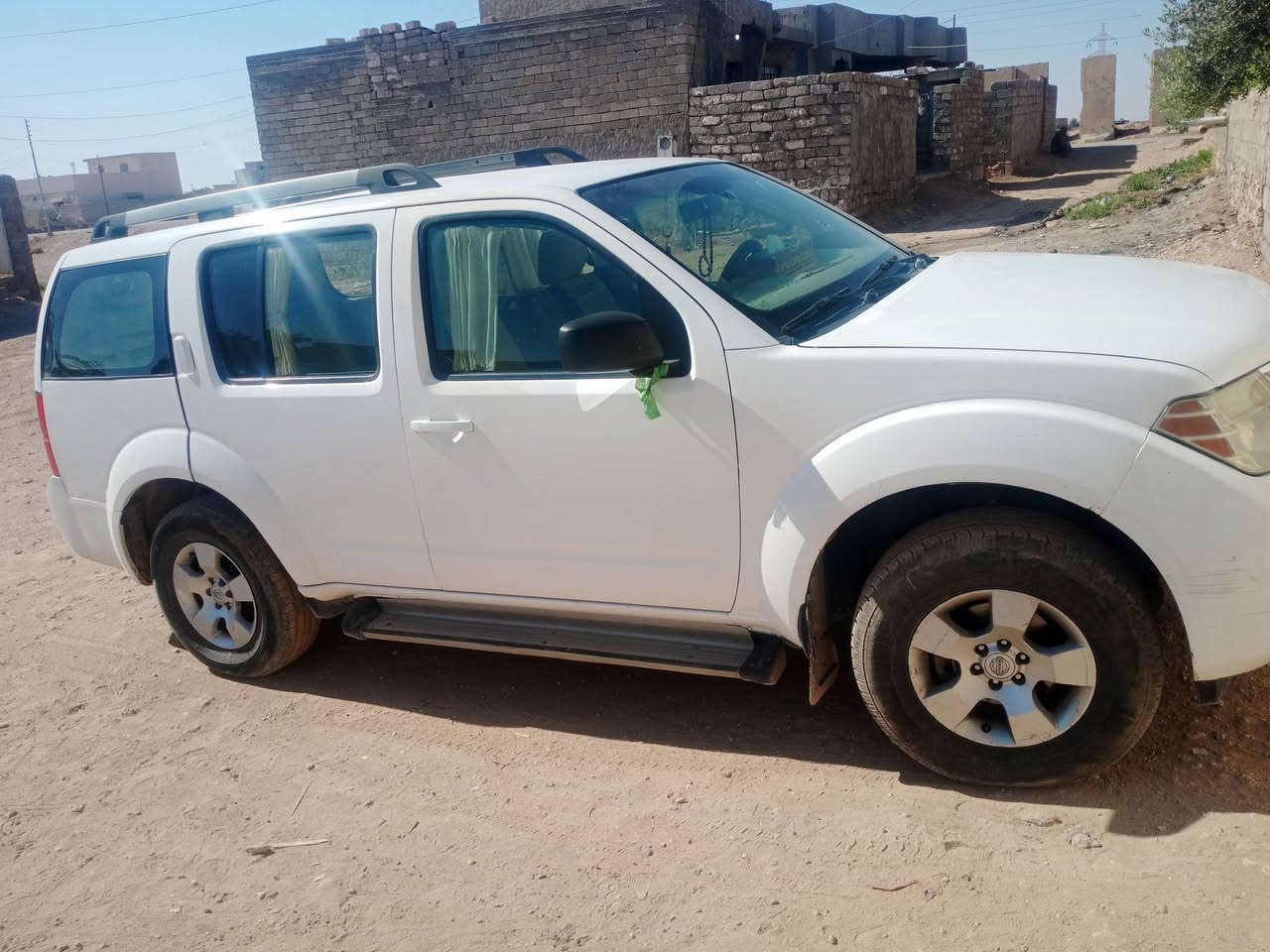 لافندر نيسان 2009 كربون بنزين بيها الصبح قطعتين بيه ***********
