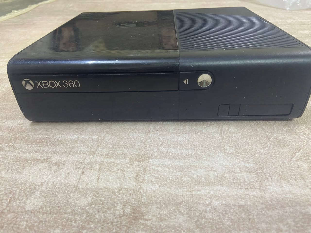 اكس بوكس 360  نضيف اي عيب مآبي سعره 100 بي مجال بسيط مكانه خانقين خاص مفتوح ***********
