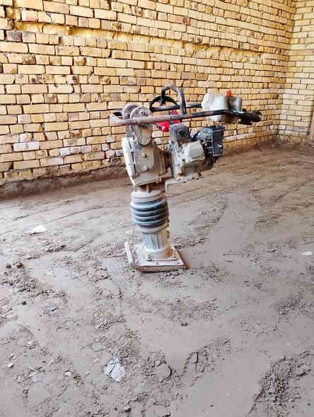 يوجد كادر لحدل والتربيع وقلع التراب وصب الارضيه وتزفيت الأسطح يوجد كادر ***********
