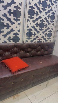 كراسي حلاقه • عدد ٢ • مع كشن