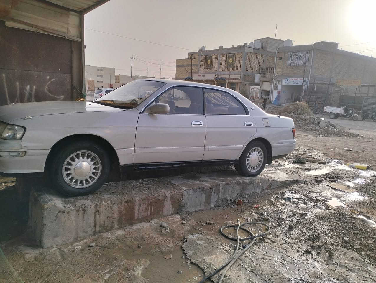 سلام عليكم سياره كرون بطه جاهزه من كير مكينه حداديه
دخم تاير مكفوله من كصه عيب شرعي مكفوله من صوليات سنويه تنتهي 2030.  سعر 55   راقم تلفون ***********
