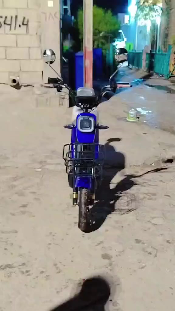 سلام عليكم
للبيع دراجه شحن بعده جديده 
بطاريات كبار جديده 
بدون أي نقص 
السعر ٤٥٠ وبيه مجال 
العنوان الانبار قضاء عنه
***********الاستفسار
