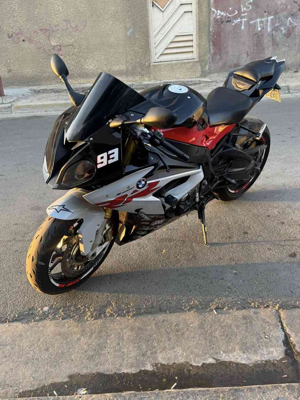 وارد امريكي حادث كفرات الدراجه مرقمه BMW 2017
تحويل ثاني يوم مشروع وطني ماشيه 13الف مكاني
بغداد السعر 115 ورقه وبيها مجال ***********
