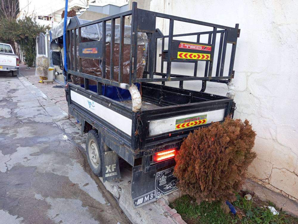 بە ناوی  خوای  گە ورە و  مهرە بان

ماتۆڕ   3  تایە  بێ مە سرە ف

مە کینە  200   مۆدێل    2016

مە نە فێس و ڕە قە می شانسی بە شە رت

گێڕو مە کینە و دە بڵ گێڕو گاردنی بە شە رت

گێچی ئە لکترۆنی  کارە بای کامل ئیشە کات

تایە چوپلێس تندوتۆڵ  شلوشاونییە

لە حیمی  تیانییە سە ماعە و پاتری لۆک

ماڵی دۆست و کە سابە تە بۆعە یب مە گە ڕێ

بای  9 گە ڵاو  مە عامە لە یە *********** سلێمانی
