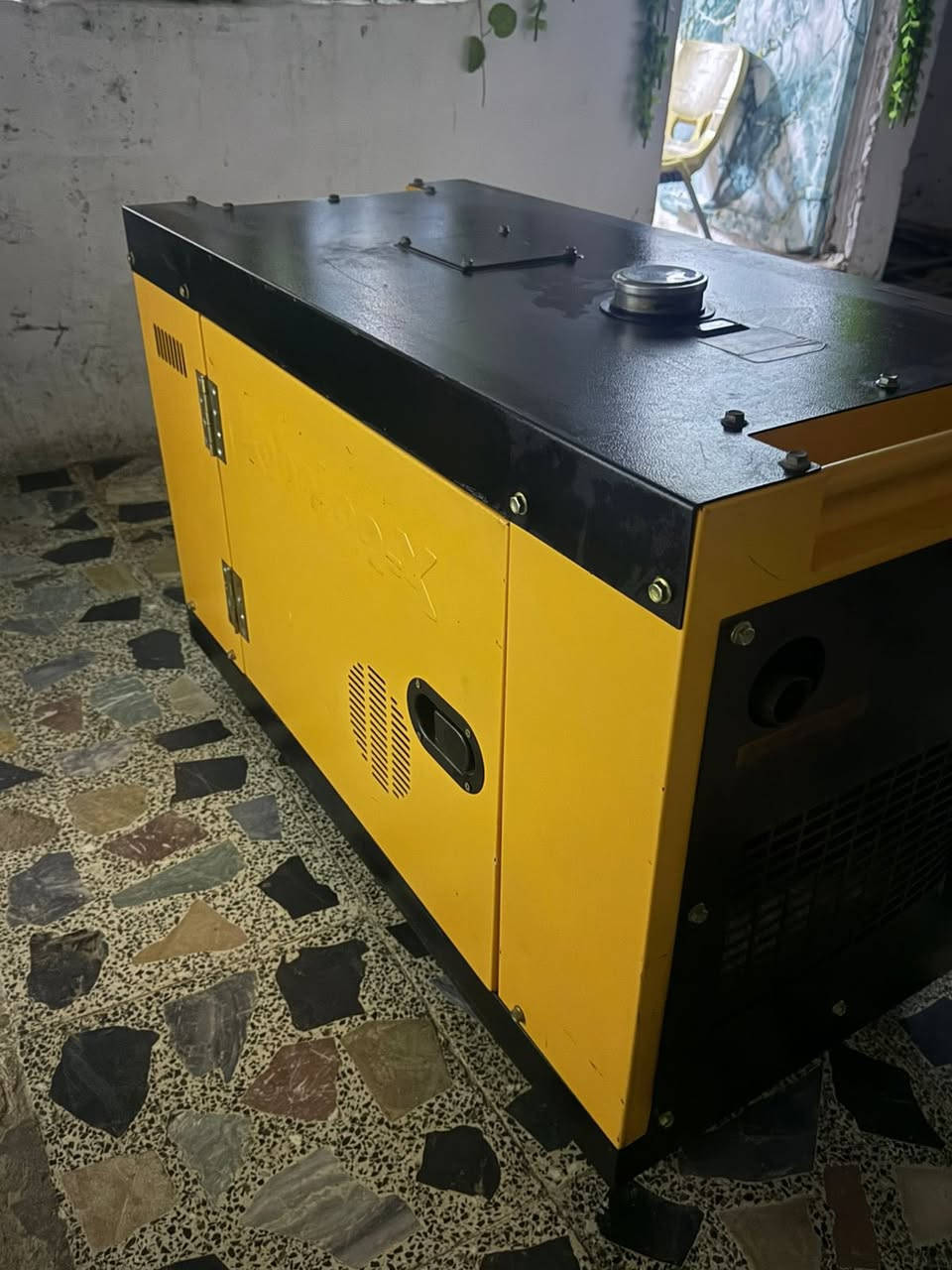 مولده كاز  كاتم 8ونص كيفي  37آمبير مولده كلش نضيفه وبلاديه ماداخله تصليح على وضع شركه جديده ستعمال قليل مستخدمهة اقل من شهرين نكره بل تشغيل تشغيل ذاتي شاشه كترونيه حساسات السعر  مليون و 200 مكاني بغداد شعب بنوك ***********
