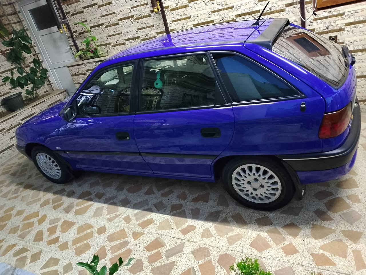 السلام عليكم أوبل أسترا موديل 1996سياره ماشية 300حقيقي سياره وضع شركة موصفات قفل مركزي بور أي بي اس  صبغ جاملغ واحد فقط والباقي وضع شركة رقم نينوى انكليزي سياره بدون اي قطع تبديل كلو صبغ بلادي وضع شركة 
***********
***********
