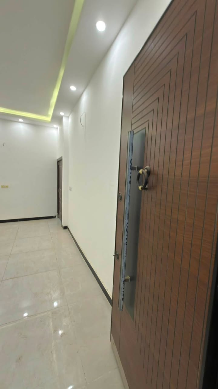 حي الجهاد مربع المخابرات 🏠
دار للبيع ١٠٠متر زيرو ممسكون
يحتوي ع مدخلين
صاله مطبخ حمام منور غرفه نوم
الطابق الثاني
غرفتين نوم مع خدمات
مقابل الدار سياج مدرسه ماكو جيران 
موقع جدا ممتاز مع سعر مناسب
اتصل ***********
