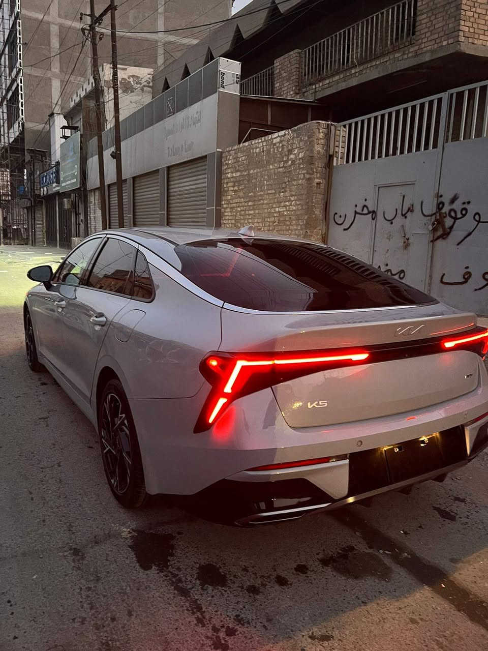 السلام عليكم
للبيع 

KIA K5 GT LINE 2025 

كيا كي فايف لون اسمنتي مميز موديل 2025 جيتي لاين 

مواصفات 

 

 فول ماعدا بانوراما

بصمة

رادار امامي 

رادار بالمري 

تشغيل عن بعد 

كشنات جلد 

شاشة جبيرة 

كار بلي 

كاميرا خلفية 

AUTO HOLD 

كشن كهرب 

وباقي مواصفات المعروفة جتي لاين

ماشيه 12 mi 

  الحادث مرفوقه مع المنشور 

عنوان السياره: بغداد زيونه📍 

 رقم فحص موقت منفيس ابسمي

 السعر : 195 ورقه بيهه مجال حق الجيه 

***********📲📞
