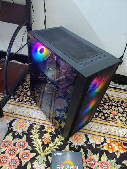 التجميعه نضيفه جداً اخت جديده ومستعمله لمور عاديه وتشغل كلشي وتفيد الي يدور تصاميم او الي ايدور العاب قويه اي لعبه ابالك اتشغله وبقوة اداء  

المواصفات 

المعالج 55500
المذر بورد B450 onda
الكارت RTX 4060 8GB
الذاكرة 8*2
الخزن SSD 1TB sata
مجهز القدرة  Aerocool vx 650W

معا شاشه من شركة alhua بحجم 27 و 165 هيرتز 
ومعا كيبورد  وماوس  وسماعات خارجية 

السعر مليون و50

ملاحظة 📝 الي المو شراي ليطب ويتعبني 
التواصل : متواجد اهنا والي يحب ايراسلني واتساب ***********
