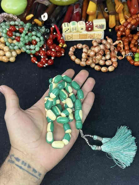 سندلس مخروط من طوبات بليارد بلجيكي انتيك ملاحظة السبحه خراطه قديمه خراطه الموصل والسبحه مغلفه 
71غرام
33
17.7/10.5mm
للتواصل واتساب
***********
