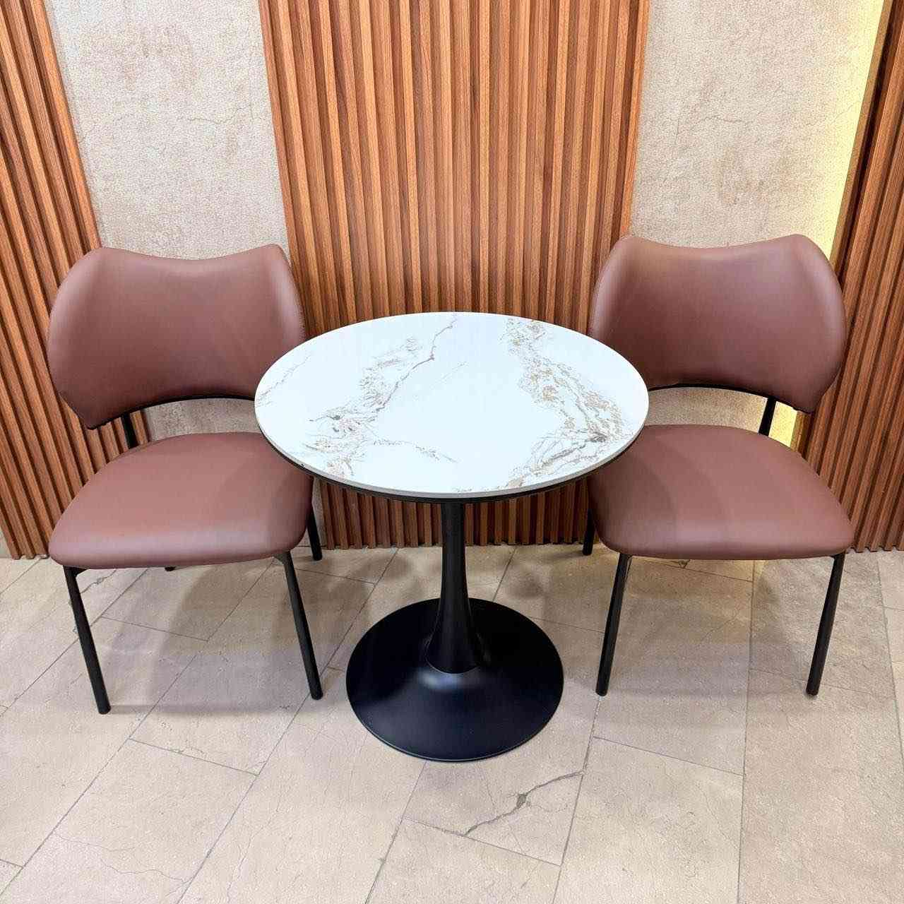 ⬇️ تخفيضات العيد ⬇️

سيت استراحة  ميز طعام وكرسيين
سطح الميز رخام مزجج 
قياس الميز  70* 70 سم 
الكراسي دوشمة جلد وارجل حديد 
السعر 135 الف 🥇
وتوجد خدمة توصيل بغداد, العراق


**إذا كنت صاحب هذا الإعلان وتريد حذفه لأي سبب، رجاءا أرسل رسالة إلى الدعم الفني**