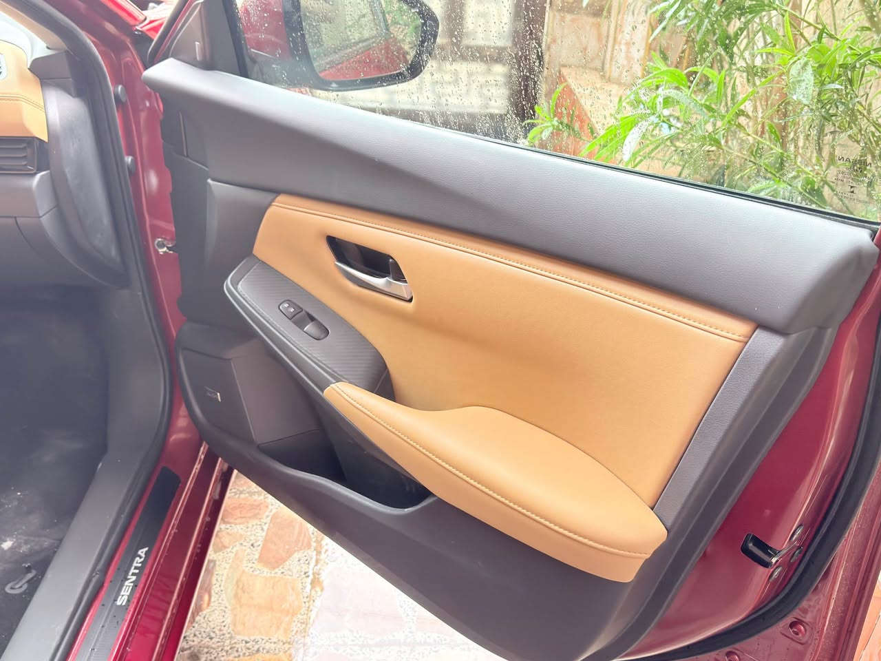 السلام عليكم
 نيسان سنترا SV بلس فول موصفات واحد على واحد موديل : 2025  
اللون احمر  (المرغوب بل سنترا 🥰
ماشية :3 m
حرة بدون رقم تتسجل جميع المحافظات 
حجم المحرك : 2000(4,سلندر)
ملاحظة السيارة : بيهه بنيد مبدل وربع جاملق صبغ 🙏
المواصفات : SVبلص 
فول مواصفات  سلايد روف فتحة  
 4 كامرات 360 درجة 
تحديد مسار  رادارات فول 
ابواب بصمة
بصمة تشغيل 
تشغيل عن بعد (𝐑𝐞𝐦𝐨𝐭𝐞 𝐒𝐭𝐚𝐫𝐝)
شاشة 
كاميرة 
اوتو ستارت (𝐀𝐮𝐭𝐨 𝐒𝐭𝐚𝐫𝐭)
اوتو ستوب (𝐀𝐮𝐭𝐨 𝐒𝐭𝐨𝐩)
رادار امامي (تحديد مسار)
رادار جانبي (نقاط عمياء)
رادار خلفي (التحذير من الاصطدام)
حساسات امامي
حساسات خلفي 
نظام (𝐒𝐩𝐨𝐫𝐭)
كشنات  وغرفة جلد 
كشن سايق كهربائي
تحكم استيرن  
بكلايتات (𝐋𝐞𝐝) بيلادي 
تايرات نضيفات 17 المرغوب نوع مشلن 
حجر بيئة😇 
سياره عليها ادامه كامله ✅
 البصرة القرنه السوق  /🌏
السعر 149 وبيهه شي بسيط   $
 *********** القرنة, البصرة
