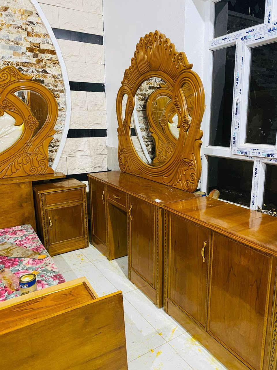 سلام عليكم يوجد قرفه مسرح ملكي صاج داخل وخارج السعر 900 وبيها مجال العنوان الرمانه الاستفسار على التلفون ***********
