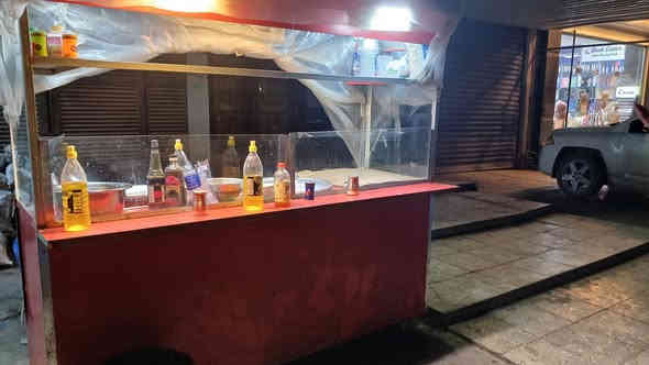 *********** مكاني بغداد حي الجامعة سعره ٢٠٠ قفل بدون غراض عربانة فقط
