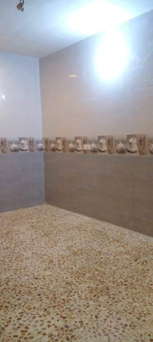 ✅ للايجار مشتمل طابق ثاني ✅
الموقـــــــع / #حي_الطيارة فرع مدرسة نخب بابل
الوصف / مشتمل طابق ثاني يحوي غرفة نوم صالة مطبخ مجمع صحيات
قيمة الايجار 350 الف دينار 
✅مطلوب عائلة صغيرة لطفا✅
للمزيـــــد من الاستفســــــار مراسلة الصفحــة او الاتصــــــال علــــى 
☎️ 0773 503 0075 ☎️ 
متوفــــــر واتساب
او زيارة #مكتب_المهندس_يوسف_وحيد
 الكائن في شارع ابو خمرة مجاور معهد كامبردج مقابل صيدلية أبن البيطار 
💢لمــــــن يــــــرغب فــــــي عــــــرض عقاره طابــــــو صــــــرف او زراعــــــي او تجــــــاري يرجــــــى مراســــــلتنا💢

#عقارات_بابل 
#عقارات_الحلة 
#عروض_تجارية 
#عروض_دور_سكنية 
#ايجارات 
#قطع_أراضي_زراعية
 #قطع_أراضي_طابو_ملك_صرف
#دوانم_زراعية 
#بابل
