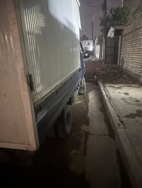 السلام وعليكم كيا حمل 2007 مصفره من كلشي رايده 75 وبيه مجال 0770021166...
