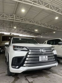 نحن اسره وكادر معرض المهره لتجاره السيارات الحديثه 🚙 نقدم لكم ارقى تحي...