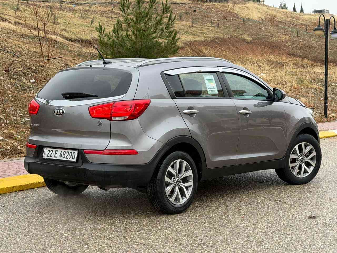 سلام عليكم
من رخصه الادمن
كيا سبورتج 2016
مواصفات سياره:
فول تحكم ستيرين
شاشه كبيره
كامره خلفيه 
5ويل كب
لايتات +بك لايت LED
فور ويل
كير ومكينه مكفولات
حداديه امامي خلفي جديد
تخم تايرات جديد
منظومه تبريد جديد
ماشيه 135الف 
يدادات نيكل 
ويل كب كروم
كشاف امامي
ABS نظام ايكو 
قياده ذاتيه
 صبغ بنيد وجاملغ
تكمه جلاتين اثر جراد
ارقام سنويه كله جديد
سعر سياره126$وبيهه مجال بسيط
عنوان سياره :بغداد شرطه الخامسه 
رقم الهاتف :***********
