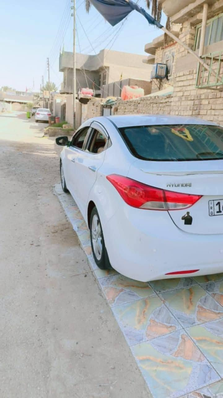 النترا موديل ١٤ خليجي
موصفات 

فتحه سقف
شاشه 
كاميرا خلفيه
صاج
تبريد تدفئه
مري شفط واشاير
داخل جديد 
السعر 117
للتواصل على الرقم ***********
