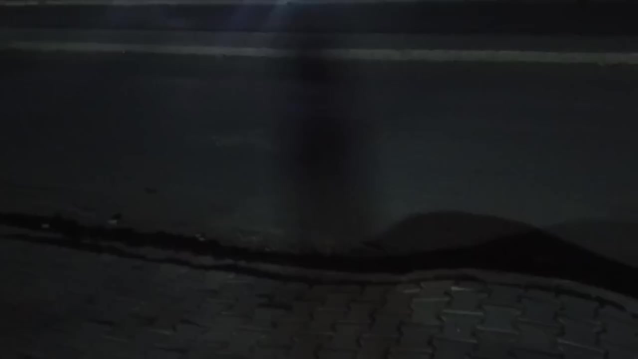 سلام عليكم بيت اللبيع مكان حي طارق القديم علا شارع لعام كافة الخدمات موجودة ماء خطين مجاري كهرباء تبليط أنترنيت ضوئي علا خدمة لبيت المساحة لكلية 175 متر لبيت علا شارع عام قرب سعد المضمد وملعب كريدي يحتوي علا صالة ومطبخ وستقبال لطول 6م ولعرض4م وغرفة نوم فوك وجوة غرفة صغيرة مسوينهة مطبخ وغرفة جبيرة وحوش جبير حوالي4 سيارات يوسع لمكان حي طارق شارع القديم علا شارع عام قرب سعد المضمد رابع بيت علي و لملعب اخضر تجاري رقم اتصال *********** رقم ثاني *********** وتساب
