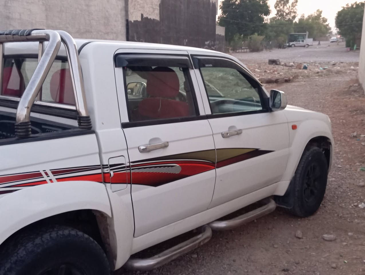 السيارة للبيع 🚗
موديل: 2013
ناقل الحركة: عادي
القير والمحرك: بشرط
السنوية جديدة
السيارة باسم والدي
عليها 4 إطارات لوك
السيارة نظيفة
بشرط الغرامة
💰 السعر: 57 
📍 الموقع: كلار
📞 ***********
