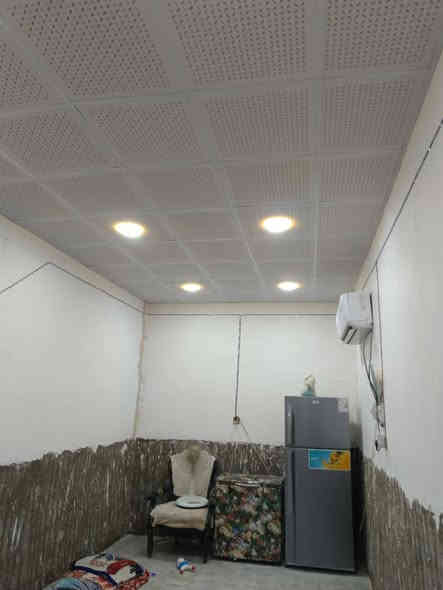 دار للبيع مساحة ١٠٠متر غرفه وصاله ومطبخ واستقبال حمام داخلي تواليت خارجي البيت بناء بلوك السكف عكاده تفاصيل الدار كله بالمنشور موقع كوفه شارع ميثم التمار قرب دور الحوزة سعر الدار ٢٧ وبي مجال قليل ***********
