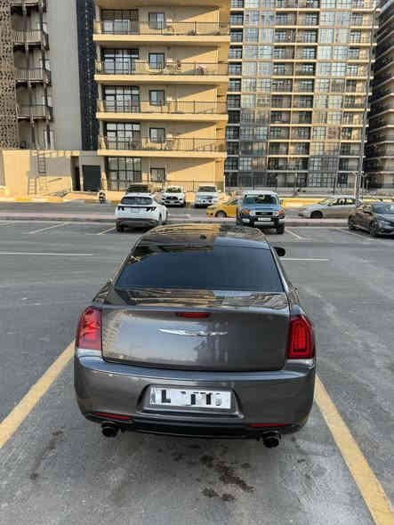 للبيع اوباما كرايسلر  (2020) اصل خليجي وكالة هارلم 
تو ويل  300  S  هيمي (5700) 

بچم عريض 

السيارة ماشية ٦٦،٠٠٠ 

رقم مميز سليمانيه الجديد تحويل ثاني يوم  

السياره مظللة بالسنويه

المواصفات :
* پانوراما . 
* داخل جلد لون ابيض
* برده خلفيه كهرباء
* سكليتر كهرباء
* حساسات امامي خلفي
* مصابيح امامية زنون 
* ويل قياس 20 أنج 
* شاشه كبيرة مع نظام ملاحة نفكيشن GPS .
* سستم صوت الپاين 
* ⁠دمام صوت 
* مقاعد أمامية كهربائية عدد 2  خزن وضعيات
* مقاعد أمامية تبريد وتدفئة . 
* تشغيل عن بعد . 
* تدفئة ستيرن . 
* تدفئه وتبريد  اقداح
* محدد سرعة . 
* كاميرا خلفية .
* مرايا متحسسة للاضاءة العالية .
* كير شفتر بالستيرن . 
* دخول ذكي (بصمة)

ملاحضه السيارة مكفولة  عدى الجاملغ الأمامي بي بارد كلش قليل بدون فتح  شغل درجه أولى

السعر 30,000 وبيها مجال قليل
***********
