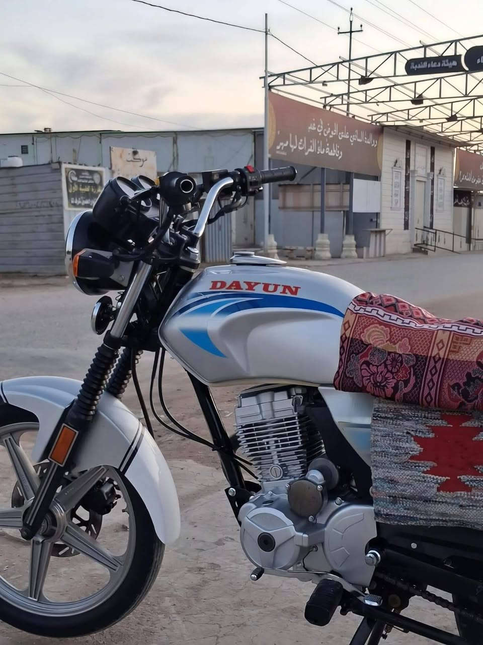 اقرة المنشور قبل لاتخابر 
السلام عليكم
دراجه دايون لون رصاصي موديل 2023 طالعه ب 2024 اوراق اصولي ووصل معرض الدراجه كل نقص مابيها كفاله عامه محرك وشاصي وكهربائيات سعر 1400 وبيها مجال خابر وبيك خير وتدلل والمو شراي لايتعبني مكاني حلة للاتصال *********** واتساب ماعندي
