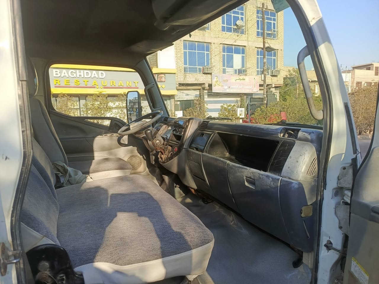 كابسه مسيوبيشي كنتر
للبيع موديل2009
رقم بغدادانشائيه
موبايل ***********
