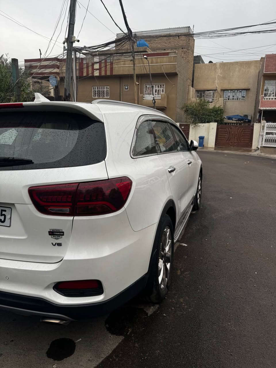كيا سورنتو 2019 خليجي فول مواصفات عدا ٤ كامرات 
ماشيه 90 الف 
محرك 6 سلندر 
كشنات جلد 
AWD )فور ويل (
شاشه جبيره 
كامره خلفيه 
بانوراما 
صندوق شفط 
مري شفط 
لايت زنون 
بيها شخص بالبابتين 
مكاني اعظمية 
*********** بغداد, العراق

