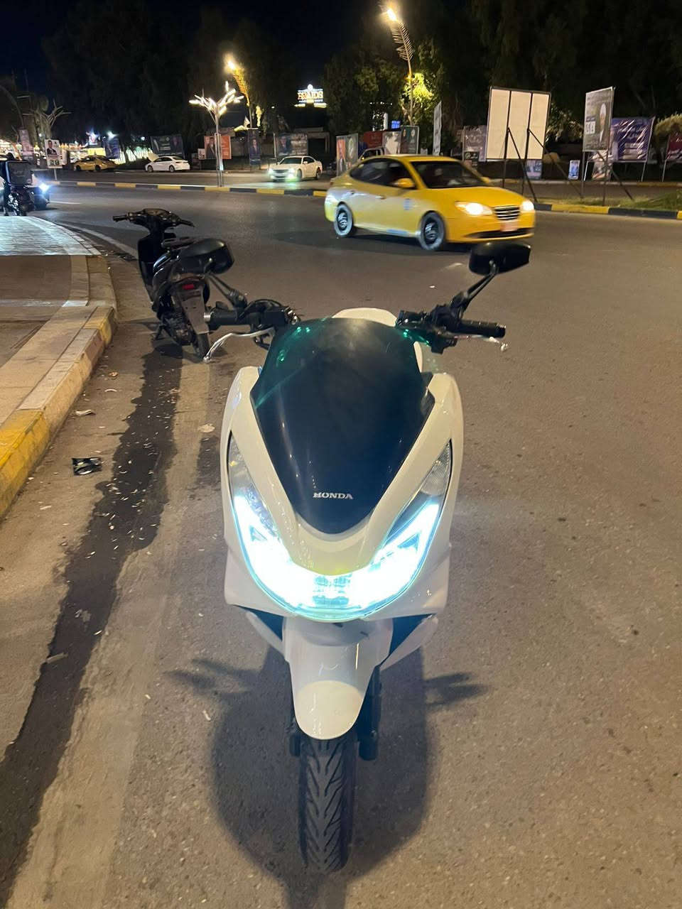 السلام عليكم PCX جيل الثاني موديل 2018دراجه ياباني دراجه خير من الله  مواصفات
(الدراجه مدفوع كمركها يعني اصولي شرط الترقيم) 

ستان كهربائي   

حساس ازدحام 

دفايه يدات 

حجم المحرك 150

1500000
مليون ونص وبيها مجال للشراي  

رقم  ***********
ممتواجد خاص 
عنوان ديالى بعقوبه 

رجاء المو شراي لايتعبني
