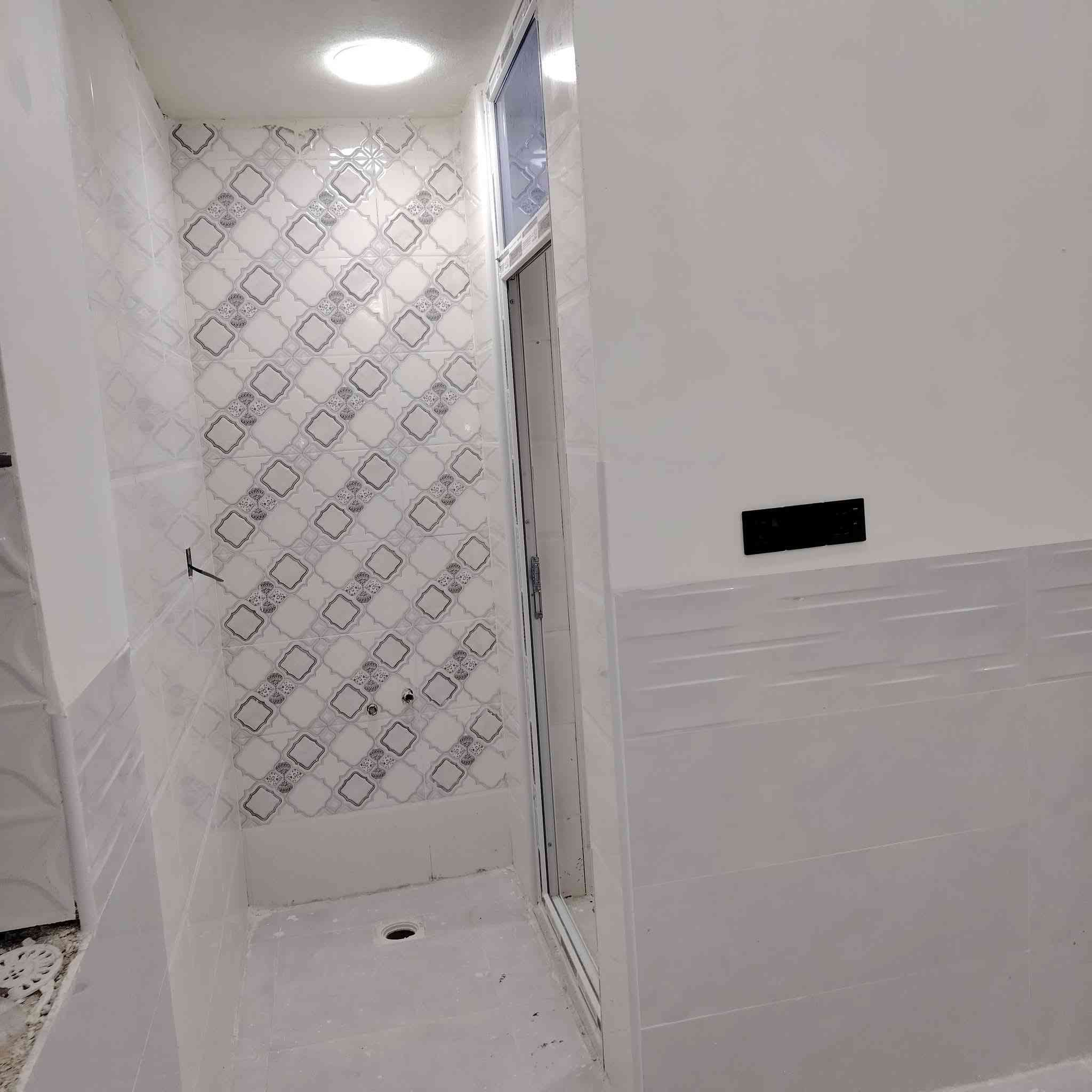 بيع مستعجل بلنداء 100متر قريب جدا على شارع المجمعات شغل درجه اولى كونكريت سعره 75 مع مجال بسيط
