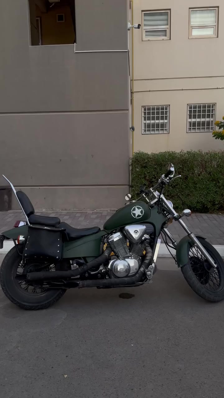 هوندا ستد 400 
رقم بغداد باسمي تحويل مباشر 
مكفولة 
مكاني بغداد البلديات 
متواجد عالفيس رقمي ***********
السعر : 18 ورقة وبيها مجال للطيبين متواجد عالفيس
