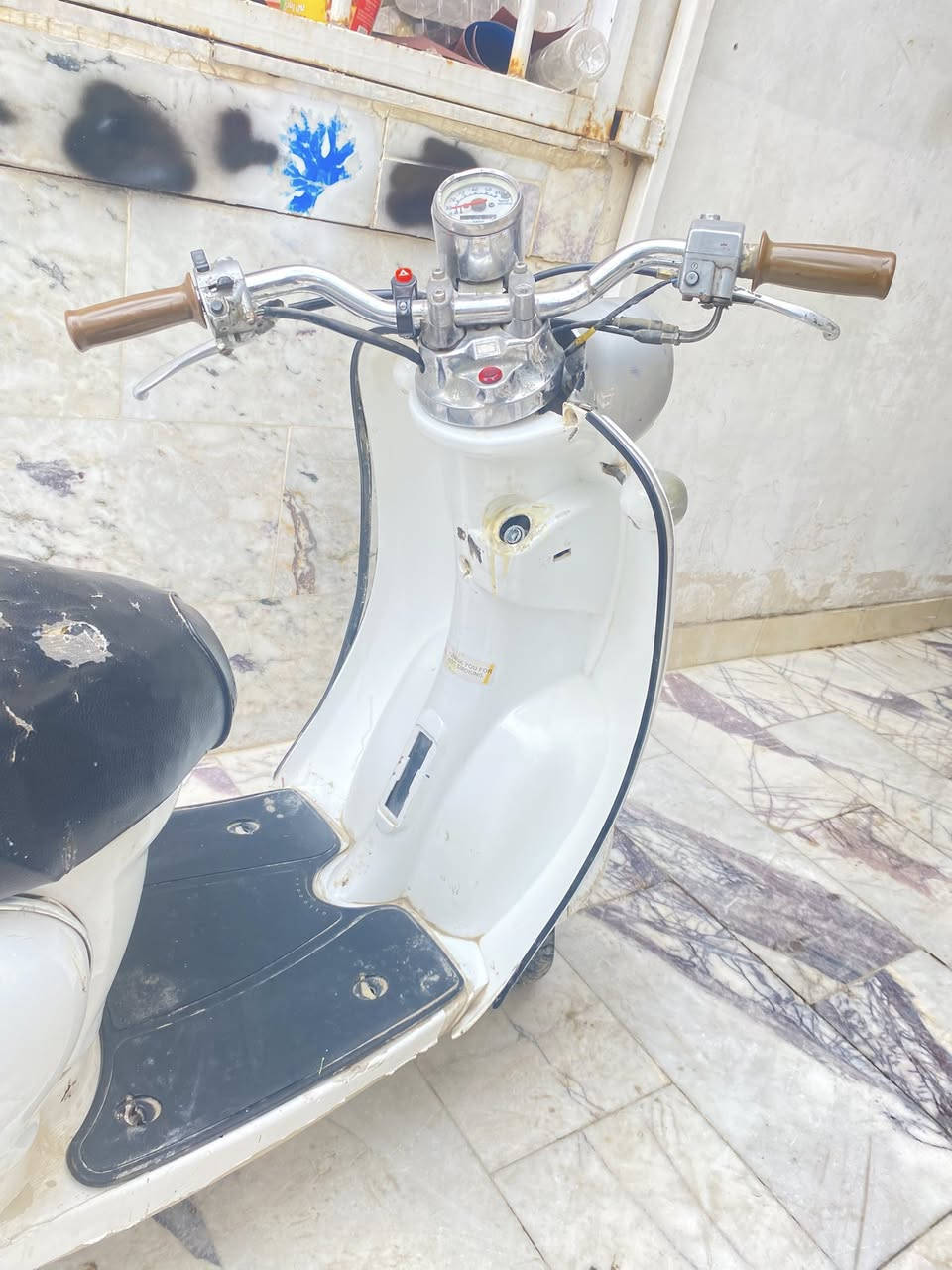 سلام عليكم مصرية للبيع الدراجه تجفيت جديد الدراجه نضيفه ومشيهه حلو و كفرها الأمامي موجود وكهربائيات بس تربط الوايرات وبيهه رباعيهه همين سعرها 175 وبيها مجال للشراي


**إذا كنت صاحب هذا الإعلان وتريد حذفه لأي سبب، رجاءا أرسل رسالة إلى الدعم الفني**