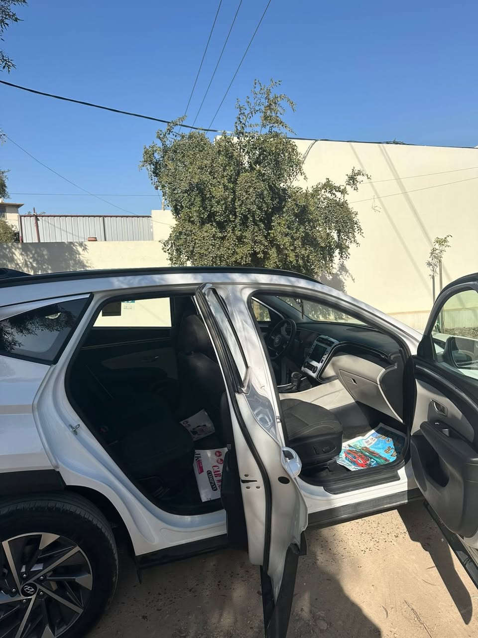 توسان 23 ماشيه 43 السعر 220 للاستفسار ***********
