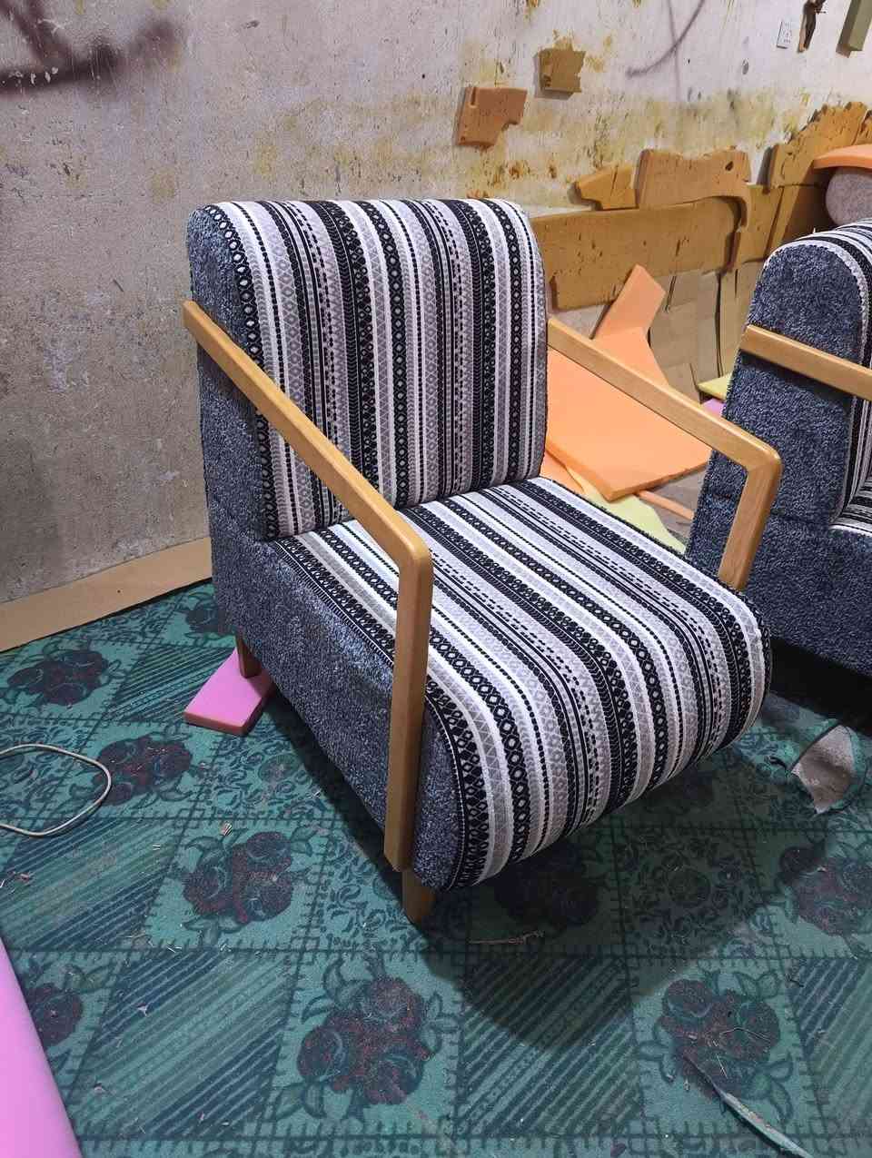 لأناقه لأثاث
لاعادة دوشمة لثاث لقديم ونتاج اطقام 
اثاث جديد ودواوين حسب لطلب
لحجز ولستفسار ***********
