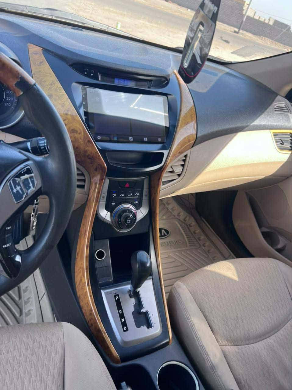 النترا 2014 سياره خليجي جاهزه من كل شي مابيها اي نقص محرك 1800 بأسمي تحويل ثاني يوم 107 وبيها مجال وبيها مجال مكاني الناصريه مكفوله من الضربه والتبديل بيها باب صبغ ودوسه ***********
