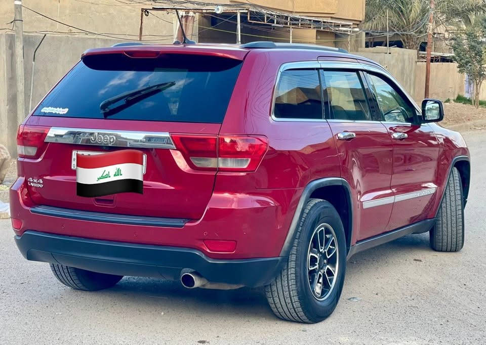 السلام عليكم 
عندي هاي الجيب ٢٠١١ مكفوله من صبغ وتبديل بيه فقط بارد يم بزاويه اللايت بعده بدون صبغ 
محرك بلادي مامفتوح ماشيه ١٢٥ الف ميل
كشنات الاماميه كهربائيه جلد
فتحه سقف 
فورويل ملغي
العنوان ديالى الخالص
*********** متواجد واتساب واتصال
