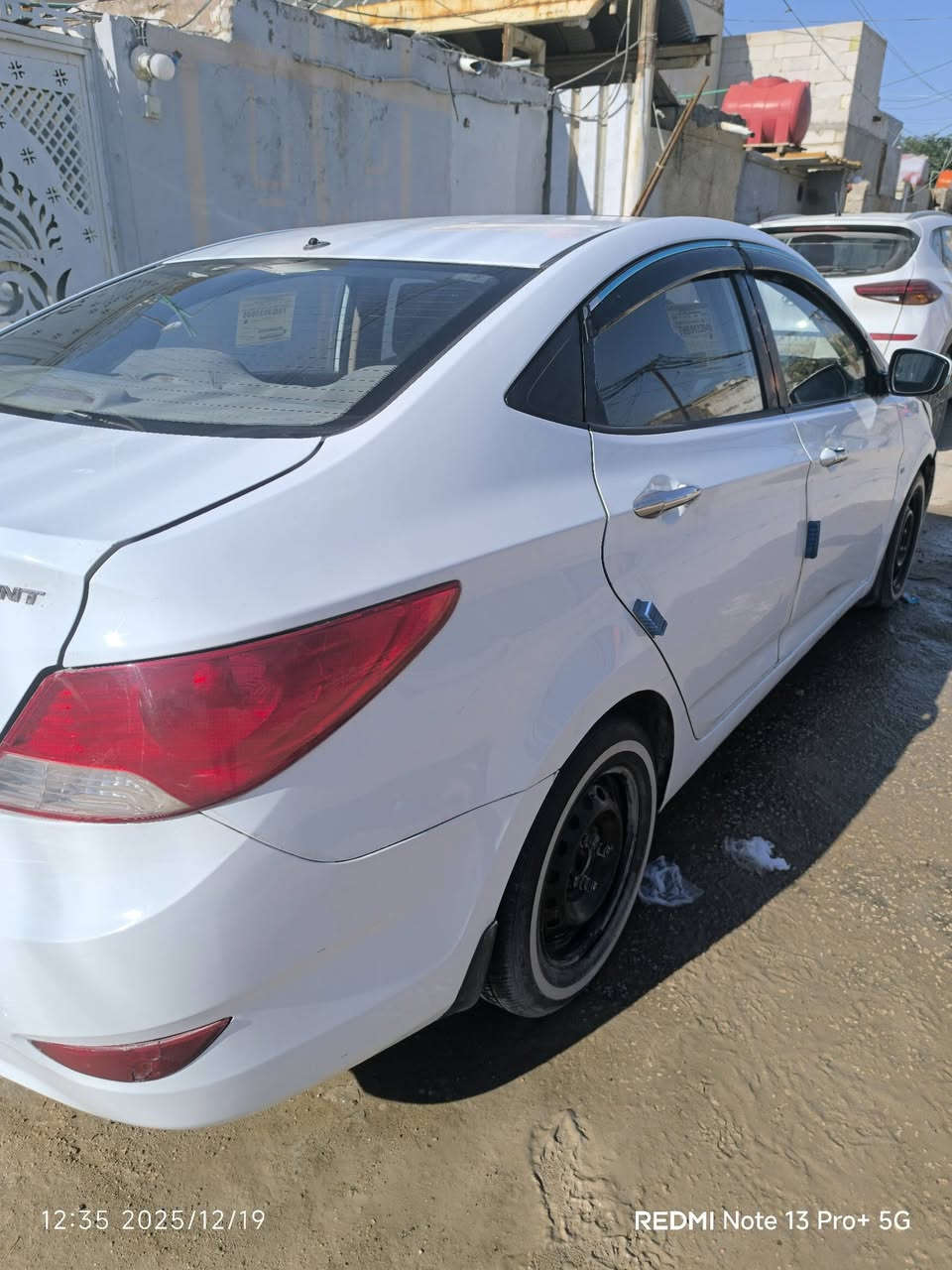 سلام عليكم سياره اكسنت مديل 2013 سياره حلوه ونضيفه محرك 1600رقم نكليزي بسمي تحويل ثاني يوم مكانه نجف سعر85وبيه مجال قليل تواصل ***********
