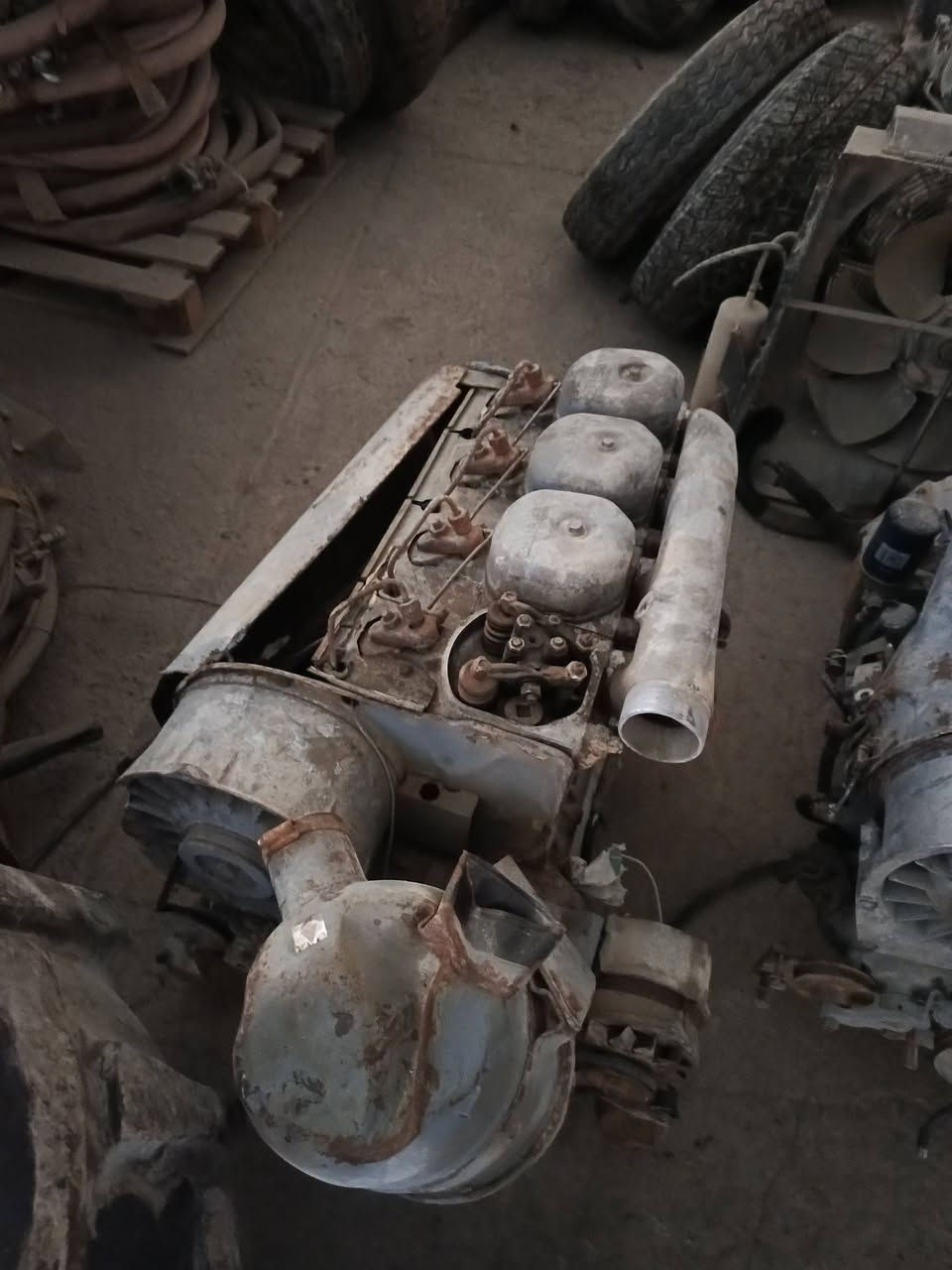 محركات دويس العدد 5واحد 3وقطعتين 6وقطعتين 4المكان البصره التصال ***********
