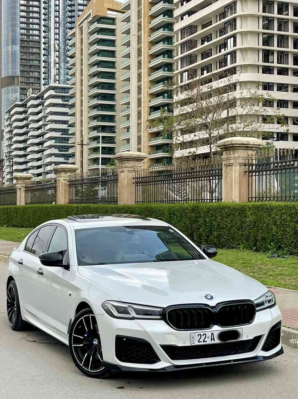 السلام عليكم
BMW 530i 2022 

السياره كلين تايتل 

والسياره مغلفة كامل PPF

ماشية 55 mil فقط

اعلى فئة من ناحية المواصفات 

سماعات هارمن كاردن 

داخل ملكي 

ليد داخلي 

حساسات 360 درجة

تدفئة بالمقاعد 

داتاشو 

مقاعد مال 740  

بيها فقط PDR بسيط جداً 

السياره موجودة باربيل

السعر : 355 وبيها مجال 

***********

***********
