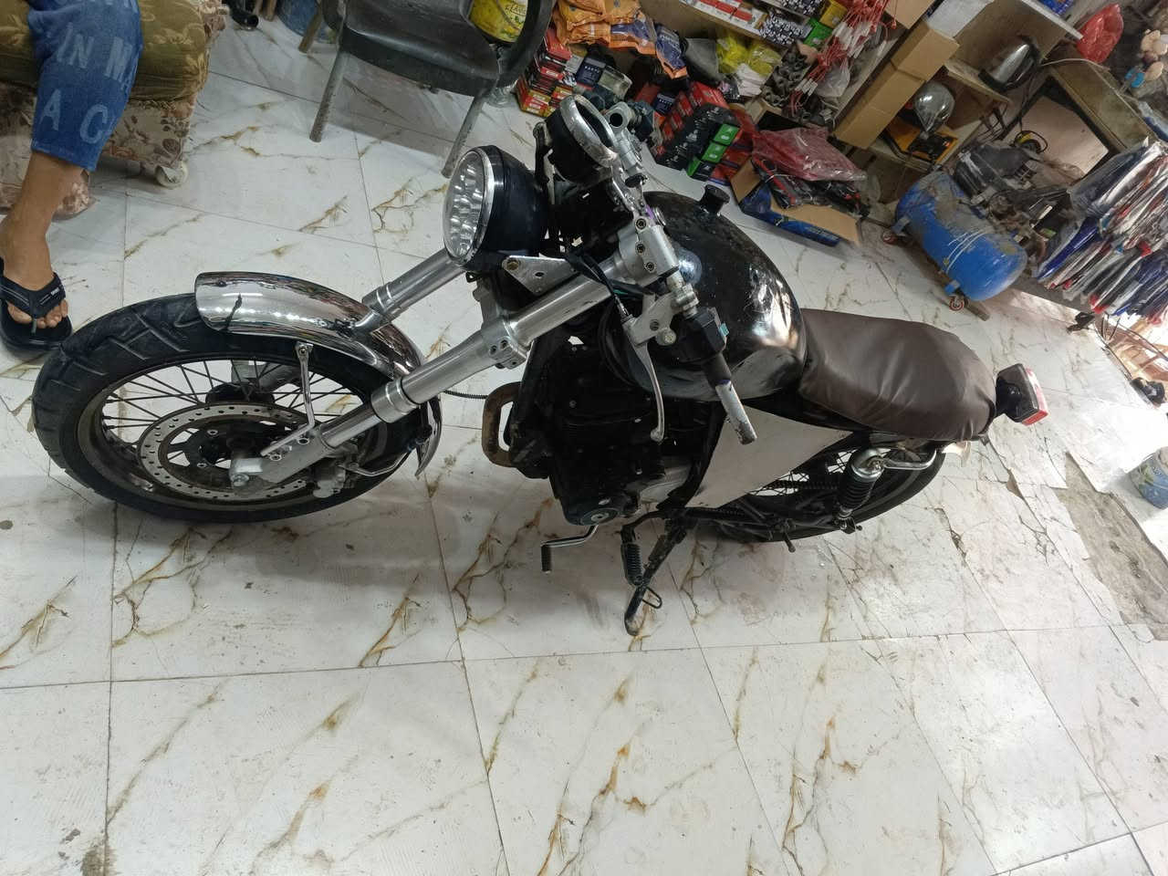 السلام عليكم دراجه خمسه گير
من رخصه ادمن الكروب المحترم 
امريكي كلش حلوه احلى من الصور 

كله شغال كهربائيات سلف

امريكي امريكي كلك مال مزاد مال مزاد 

ملك الدراجات اني جميع الدراجات موجوده 

مزاد اربيل مزاد اربيل واحد كوفه اني 😂

السعر 400 وبيها مجال دراجه كلش حلوه 

امريكي امريكي الشكل الهمزة شكل الهمزة 

عنوان كوفه

***********
