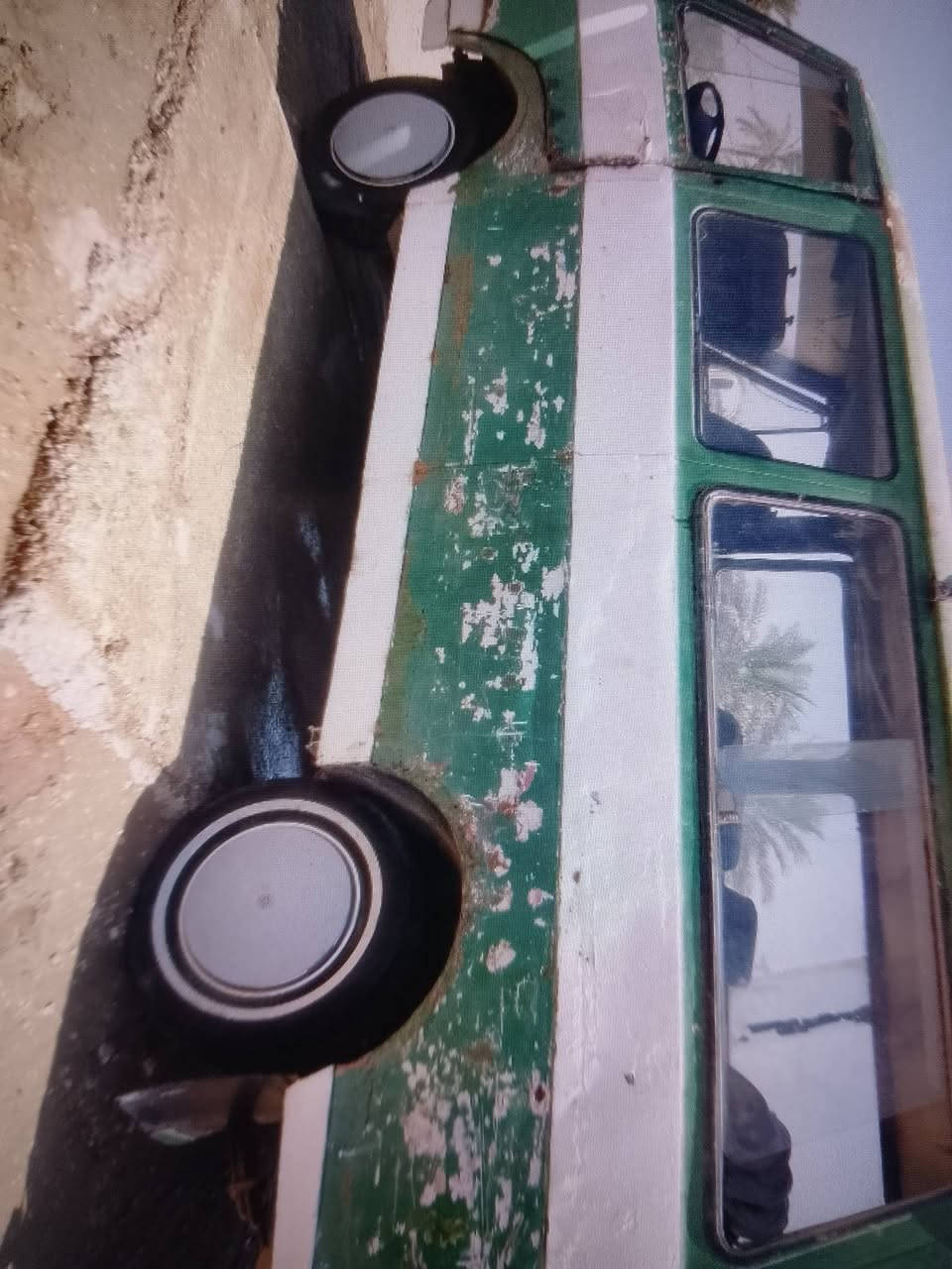 سلام عليكم عندي رف للبيع المكان طويريج رقم ***********
