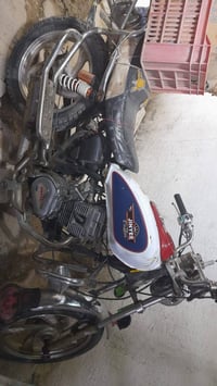 من رخصه الادمن المحترم عندي جونده محرك شركه ممفتوح لاتنقيص لادخان 300ب...