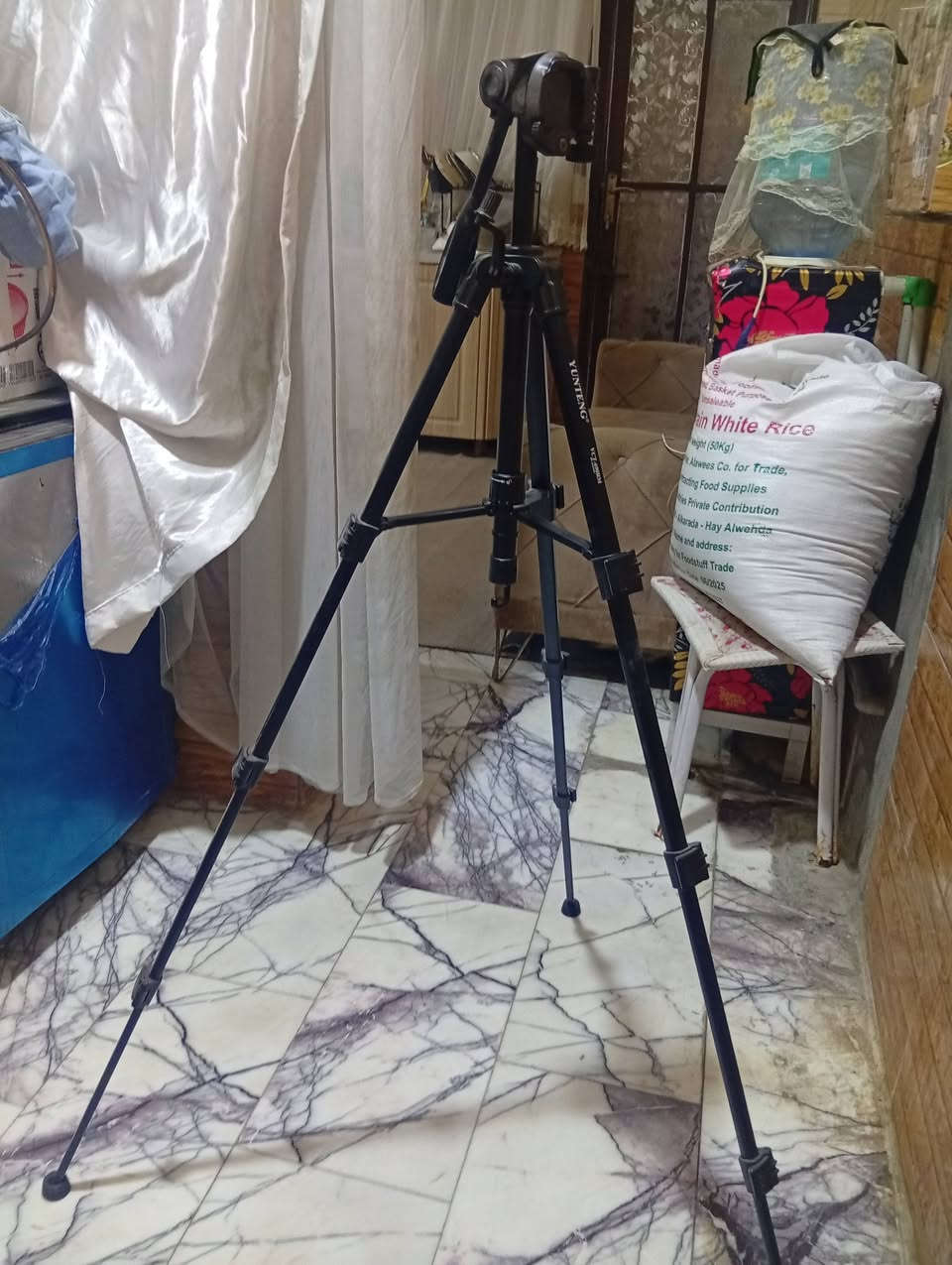 غراض للبيع 
_______________________________________________
1/ستان كامره عدد4
2/كراسي حلاقه دوار عدد7
3/كرسي عادي دوار عدد3
4/طبلات بيض عدد9
5/جهاز تنضيف بشره 
6/خشب مال كوشه عدد3
7/باب المنيوم سلايت مكون من 4 قطع 
8/عارضه 
9/بدامه مال عرض بدلات عدد2
10/مرايه ان النشره 
11/مجمده 
12/ ورد و ثيل (منضر طبيعي)
13/ مكتب و 5 ركونه 
للستفسار الاتصال على رقم واتساب أو خط مازنجر ما اجاوب (***********)العنوان ميسان نهاوند
