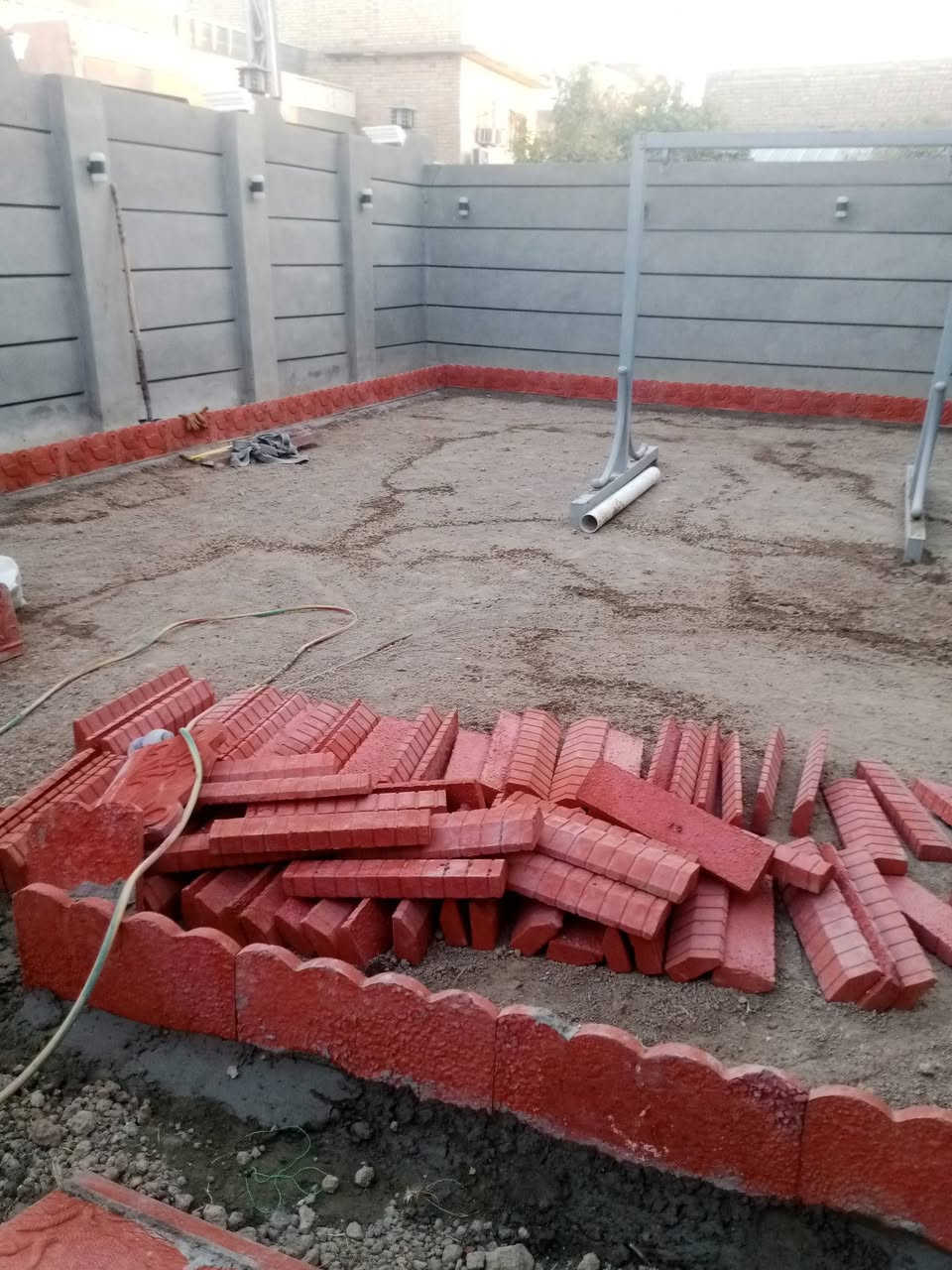 السلاام عليكم صادق القريشي لعمل الحدائق المنزليه بناء المقرنص وعادت نضام الحدائق المتروكه وتجهيزها باندر انواع الورود والثيل الاستفسار الاتصال على الرقم *********** متواجد فيس واتساب
