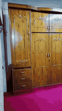 السلام عليكم يوجد غرفه توج ملحق للبيع خشب صاج عراقي حطاطه اخو الجديد السعر مليون 400 وبي مجال للاستفسار على هاذ الرقم *********** يوجدوتساب
